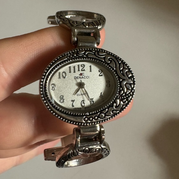 Vintage Denacci Bangle Watch - Picture 2 of 3